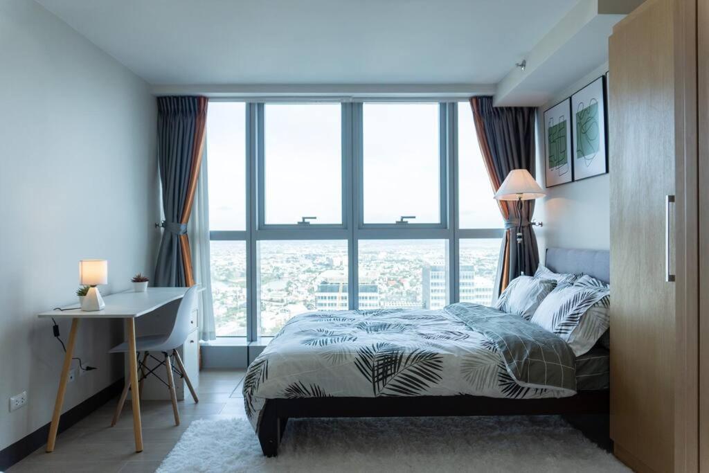 A2J Luxury 2Br Bgc Uptown Suite Near Uptown Mall Manila Kültér fotó