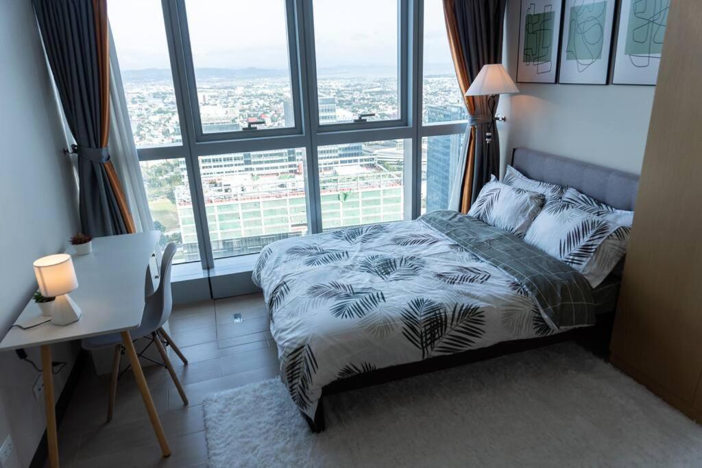 A2J Luxury 2Br Bgc Uptown Suite Near Uptown Mall Manila Kültér fotó