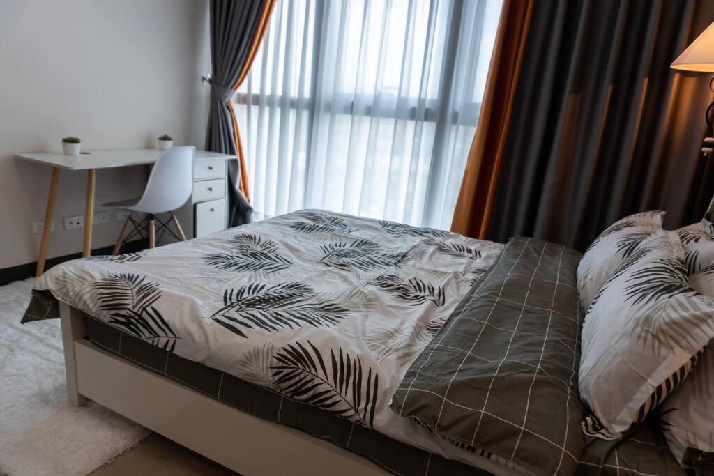 A2J Luxury 2Br Bgc Uptown Suite Near Uptown Mall Manila Kültér fotó