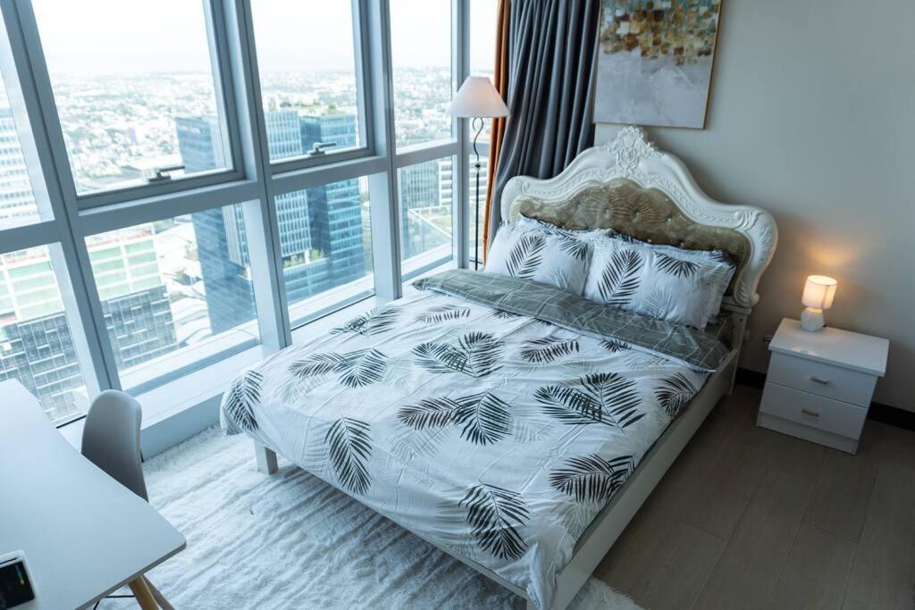A2J Luxury 2Br Bgc Uptown Suite Near Uptown Mall Manila Kültér fotó