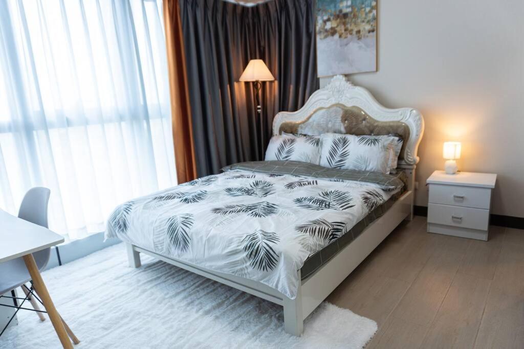 A2J Luxury 2Br Bgc Uptown Suite Near Uptown Mall Manila Kültér fotó