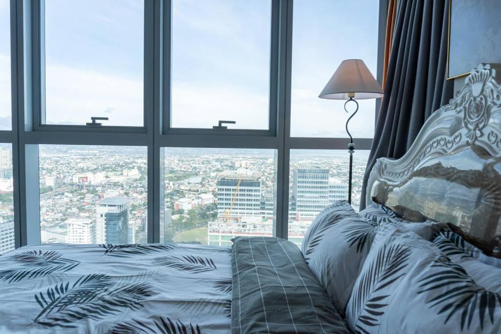 A2J Luxury 2Br Bgc Uptown Suite Near Uptown Mall Manila Kültér fotó