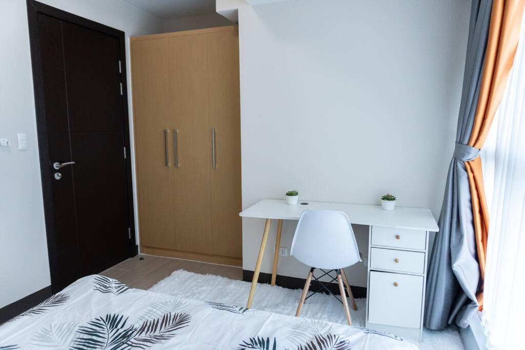 A2J Luxury 2Br Bgc Uptown Suite Near Uptown Mall Manila Kültér fotó