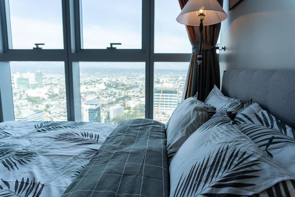A2J Luxury 2Br Bgc Uptown Suite Near Uptown Mall Manila Kültér fotó